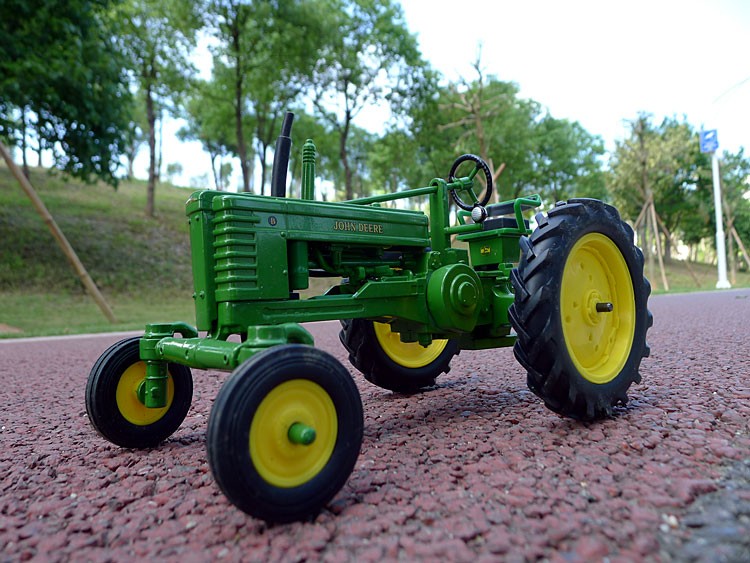 1:16 21CM ERTL JOHN DEERE Model BW Stardard Tractor Farm Machinery Diecast Model