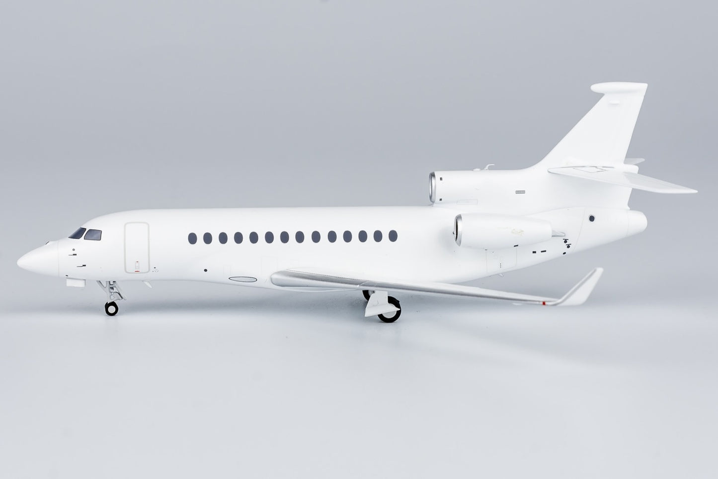 1:400 NGmodels Blank Dassault Falcon 7X Passenger Airplane Diecast Plane Model