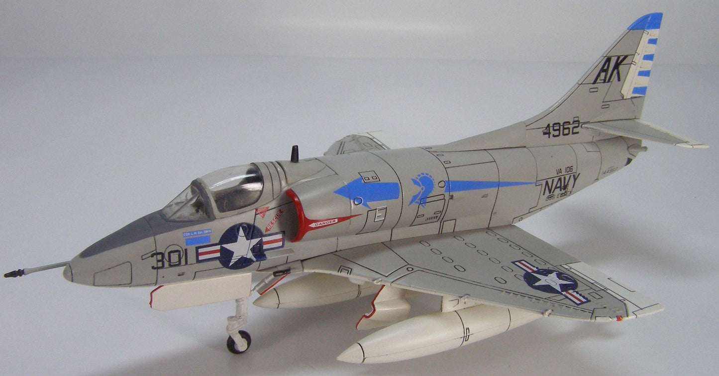 HOBBY MASTER A-4B USN VA-106 Gladiators AK301 1/72 diecast plane model aircraft