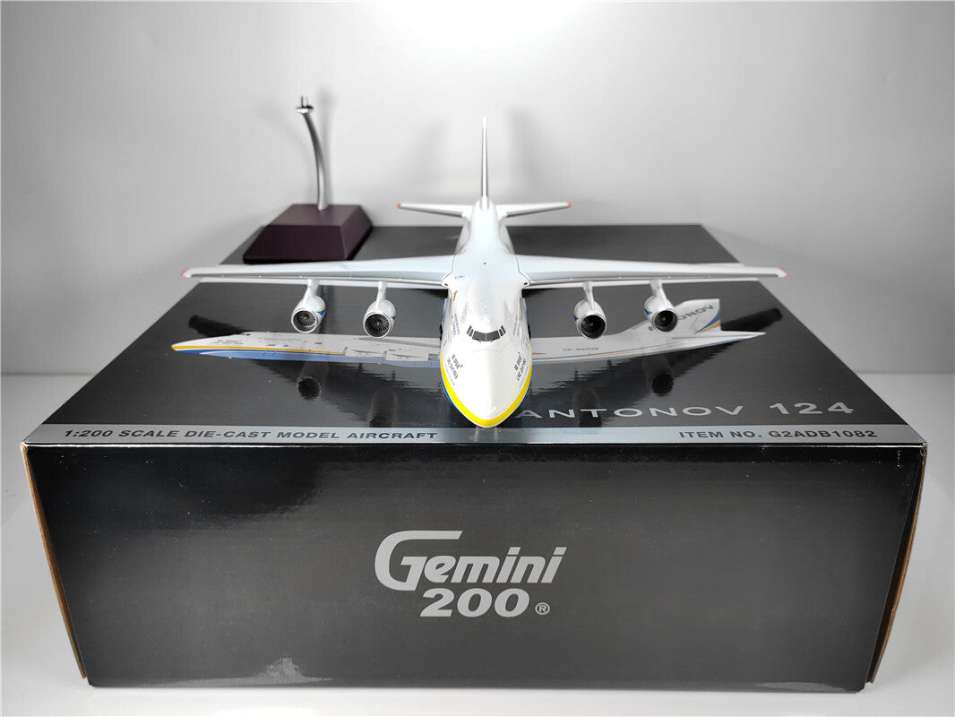 1:200 Geminijets Ukrainian airlines ANTONOV 124 Airplane Diecast Aircraft Model