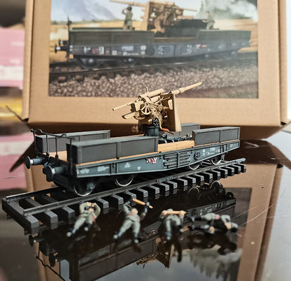 1/72 German Dr52 Steam Train+Flat Trailer+88 Guns+4 Soldiers Suit Model