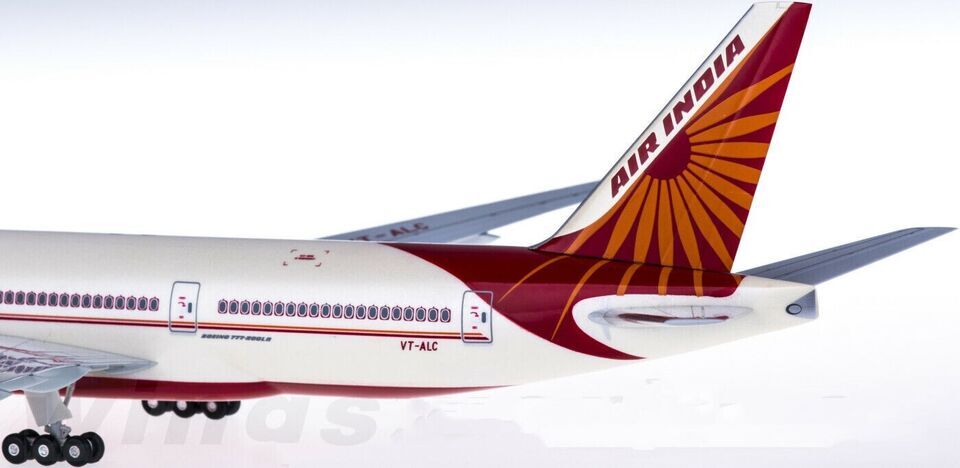 1:200 32CM Hogan AIR INDIA BOEING 777-200 Passenger Airplane ABS Plastic Model