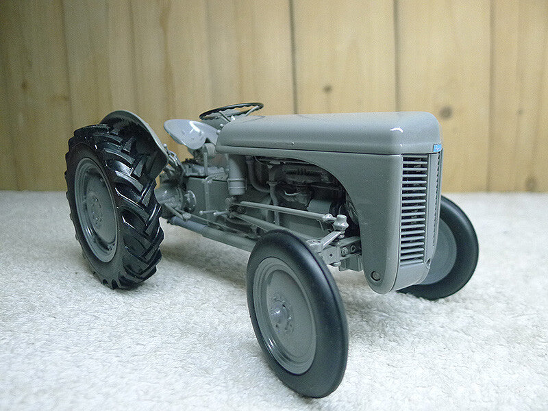 1:16 UH Ferguson TEA-20 Tractor Construction Farm Machine Diecast Model