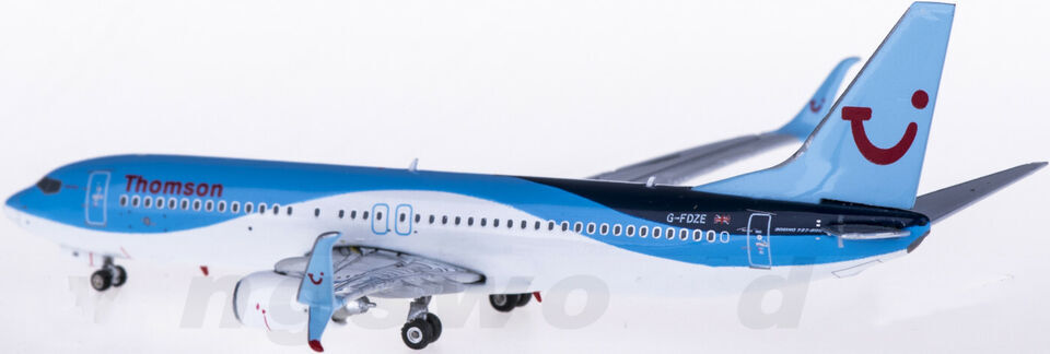 1:400 Phoenix Thomson BOEING 737-800 Passenger Airplane Diecast Aircraft Model