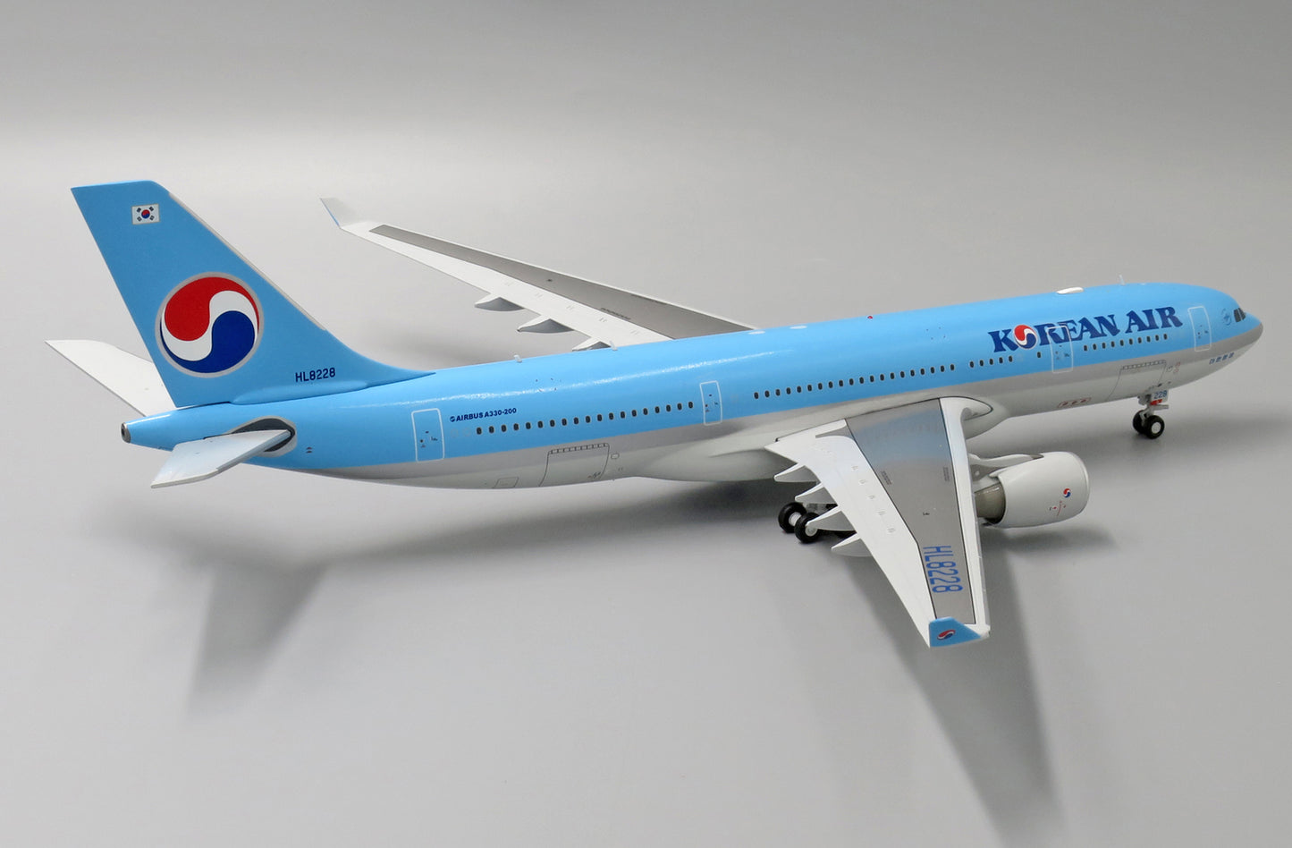 1:200 JC Wings Korean Air Airbus A330-200 Diecast Airplane Aircraft Model