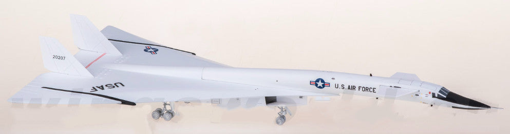 1:200 SQ Wings USAF North American XB-70 Valkyrie Passenger Plane Diecast Model