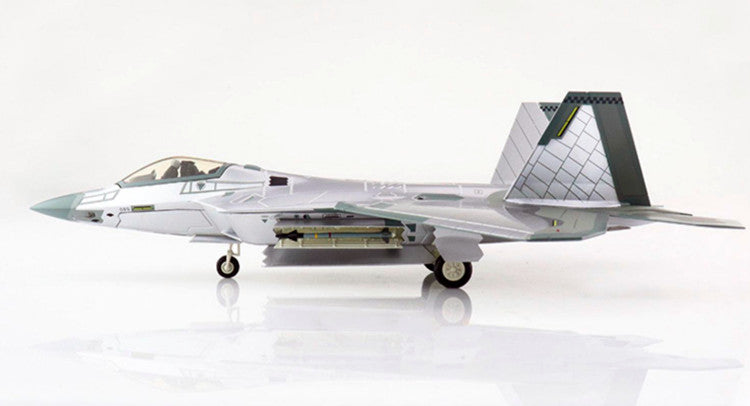 HM 1/72 US F22 fighter model F-22A "Mirror Coating" 422nd 2021