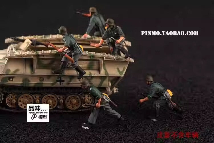 1/72 German Car Mounted Soldier 5 Soldier Model