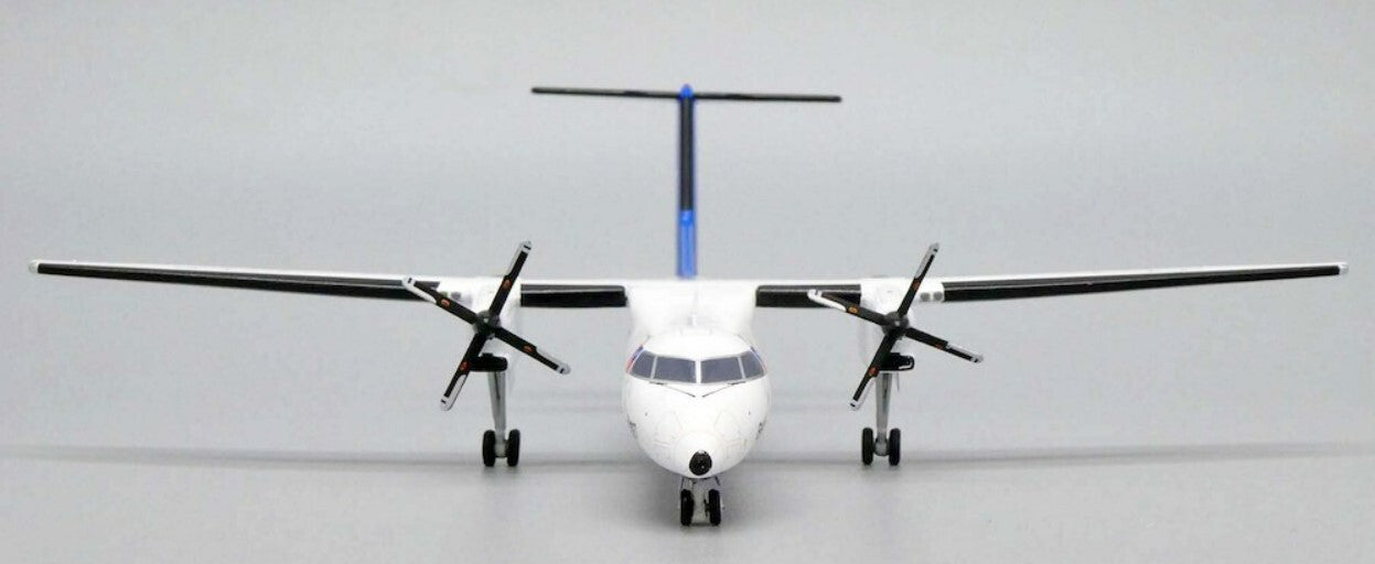 1:200 JC Wings Great China Air Dash 8-Q300 Airplane Diecast Aircraft Model