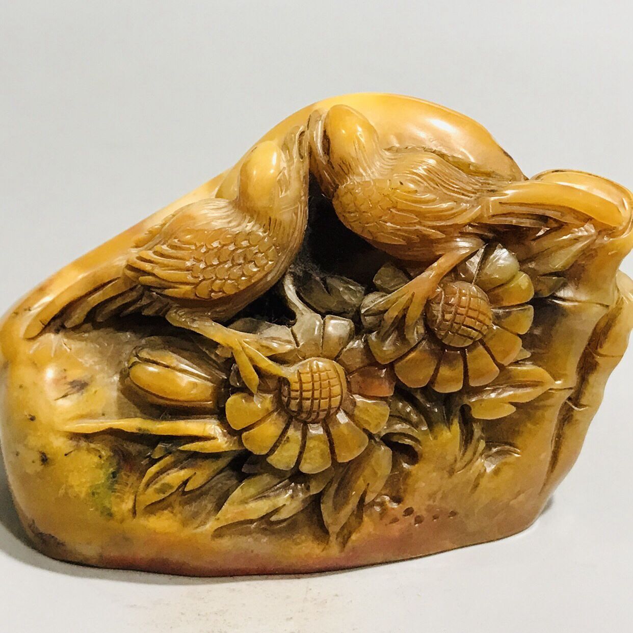 Chinese Shoushan Stone Carved Exquisite Flower Bird Seal Statue Figurine Artwork