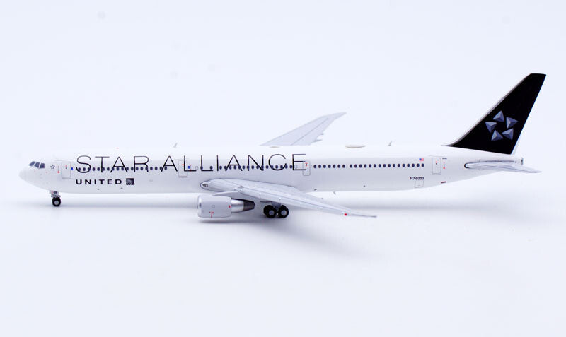1:400 JC Wings United Airlines Plane Boeing 767-400ER Diecast Aircraft Model