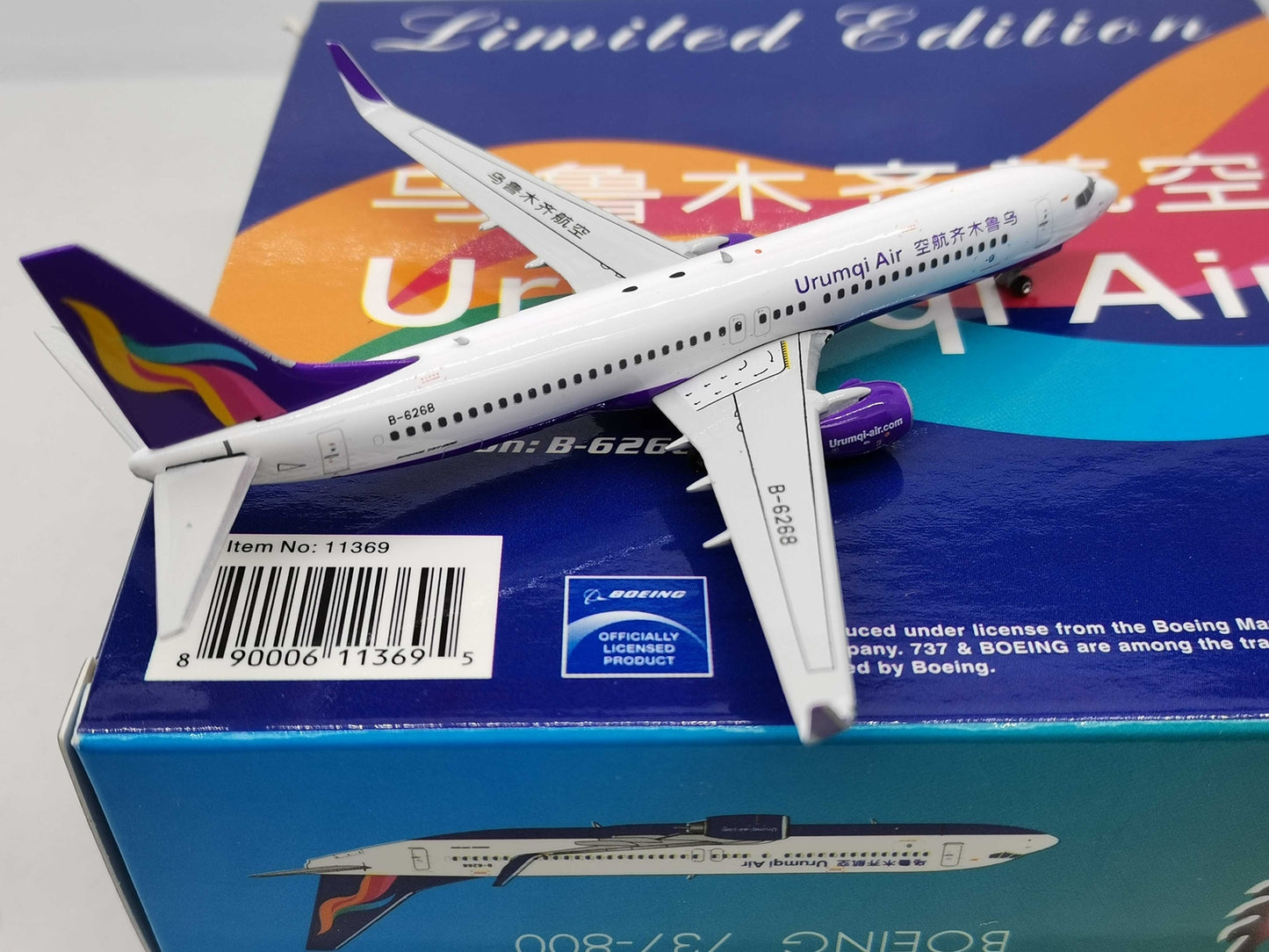 1:400 Phoenix UrumqiAir BOEING B737-800 Airplane Diecast Aircraft Plane Model