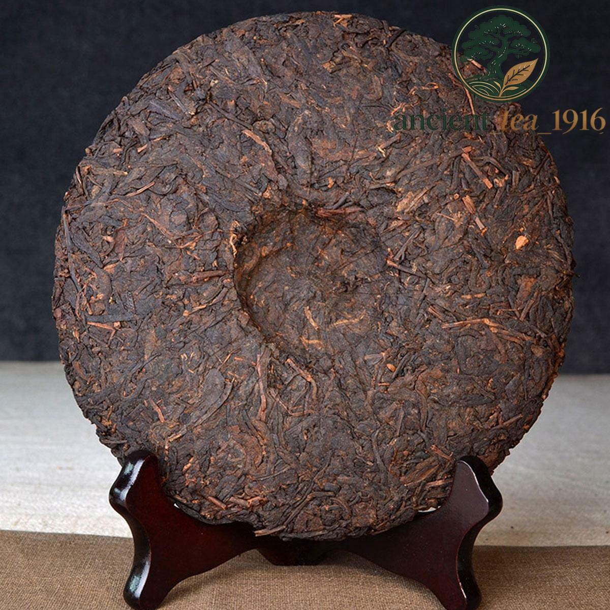 Menghai Chinese fermented Old Yunnan Puer Tea Cake Organic Ripe Pu-erh Tea 357g