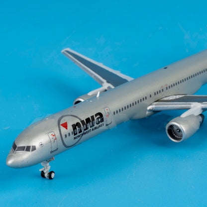 1:400 Geminijets Northwest Airlines B757-300 N587NW Airplane Diecast Model