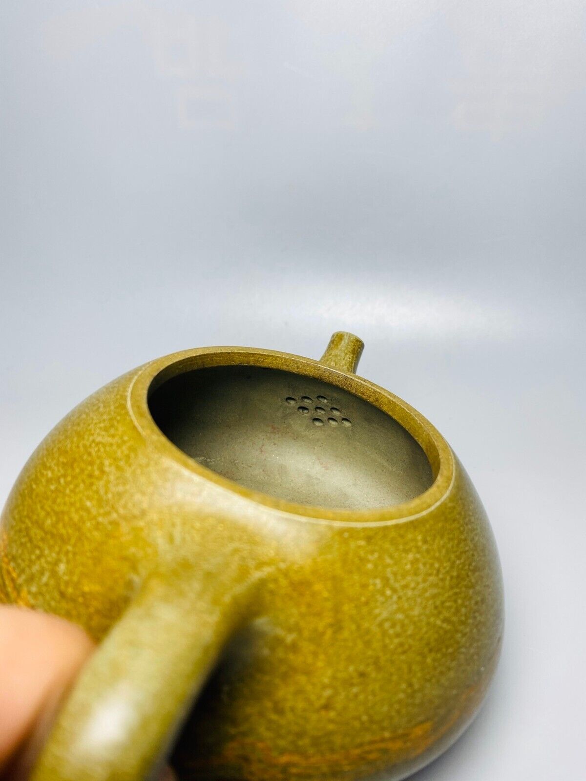 Chinese Yixing Zisha Clay Handmade Exquisite Teapot （石瓢壶 底款：顾月荣）