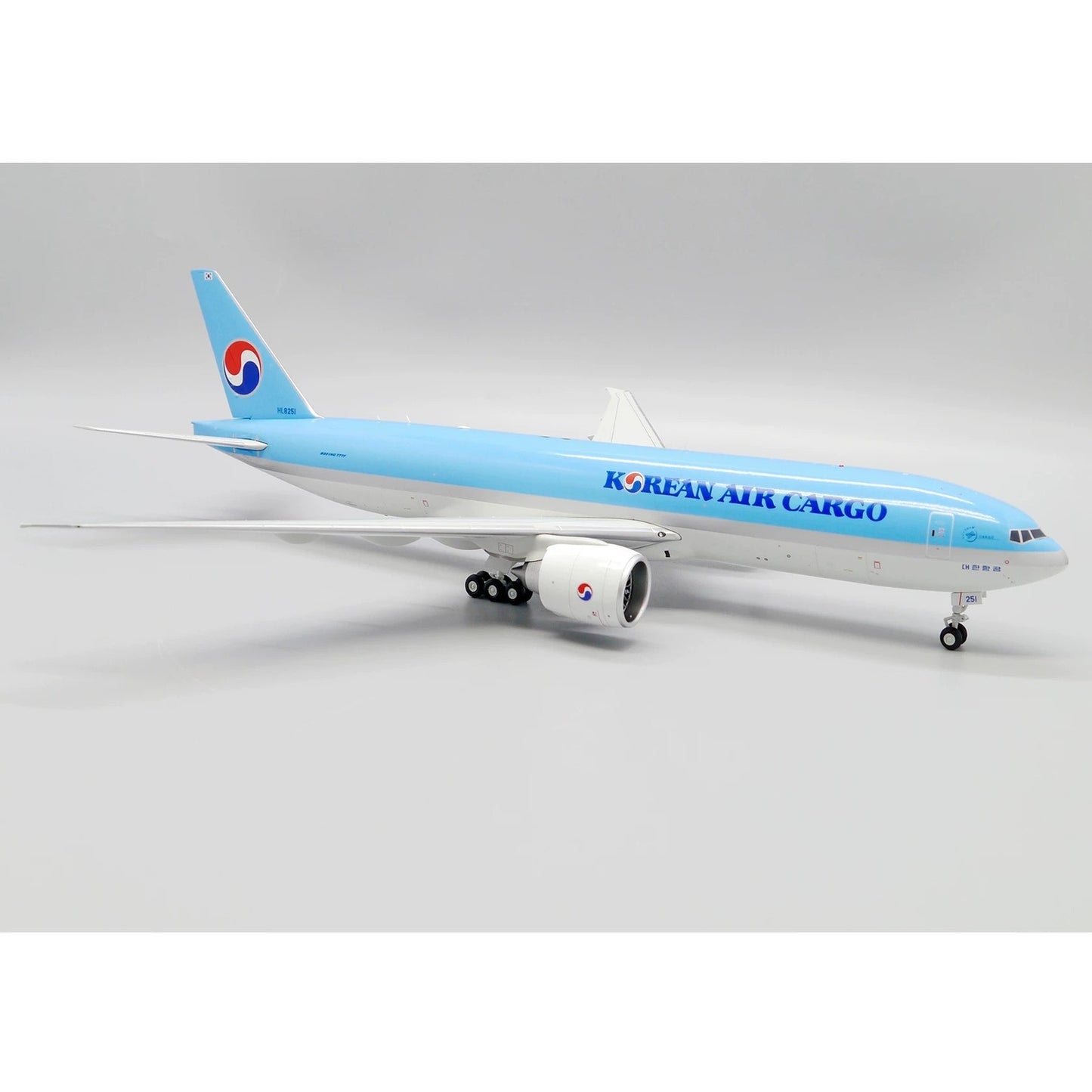 1:200 JC Wings Korean Air Boeing 777-200F Passenger Plane Diecast Aircraft Model
