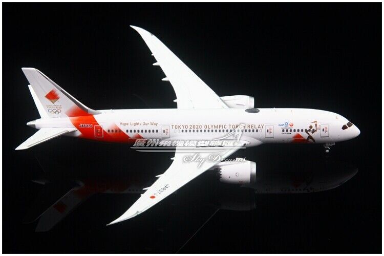1:400 JC Wings JAPAN AIRLINES BOEING 787-8 Passenger Airplane Diecast Model