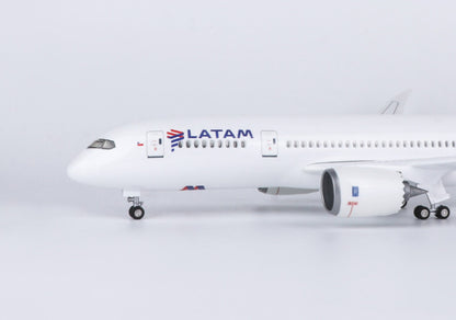 1:130 43CM LATAM BOEING 787 Passenger Airplane Landing Gear Resin Aircraft Model