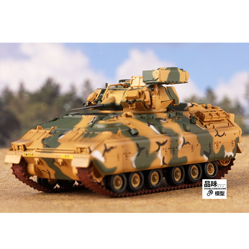 1/72 US M2 Bradley Infantry Tank Model