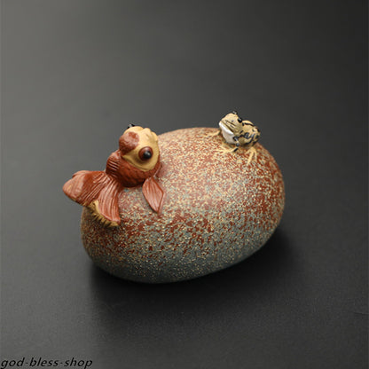 China yixing zisha tea pet clay water squirting tea play frog fish home ornament