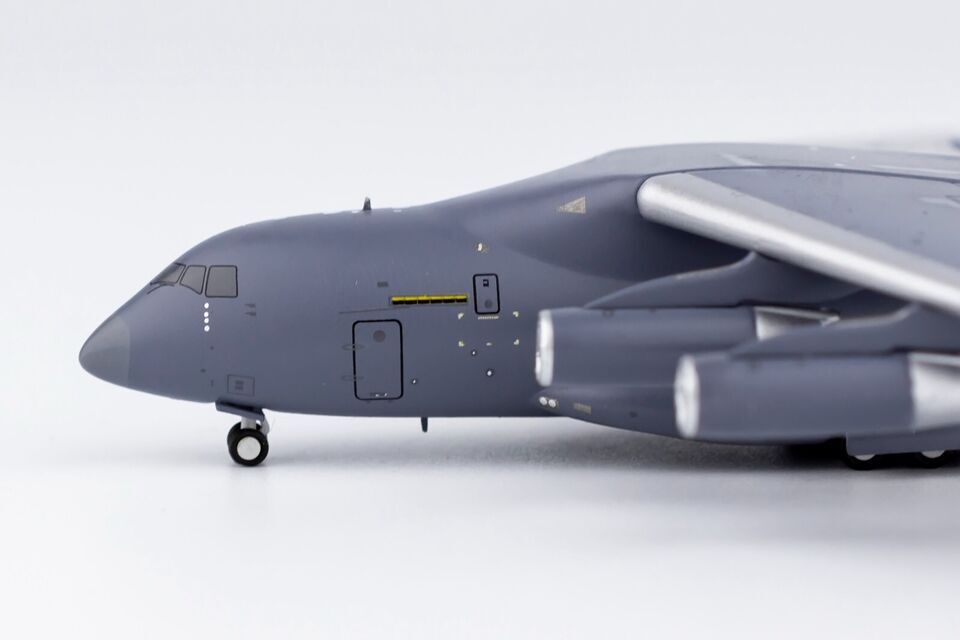 1:400 NG Model PLAAF Y-20 Passenger Airplane Diecast Plane Aircraft Model