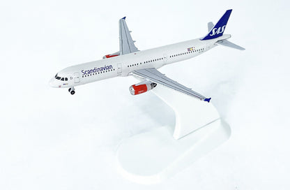 1:500 StarJets SAS Scandinavian AIRBUS A321 Airplane Diecast Aircraft Model