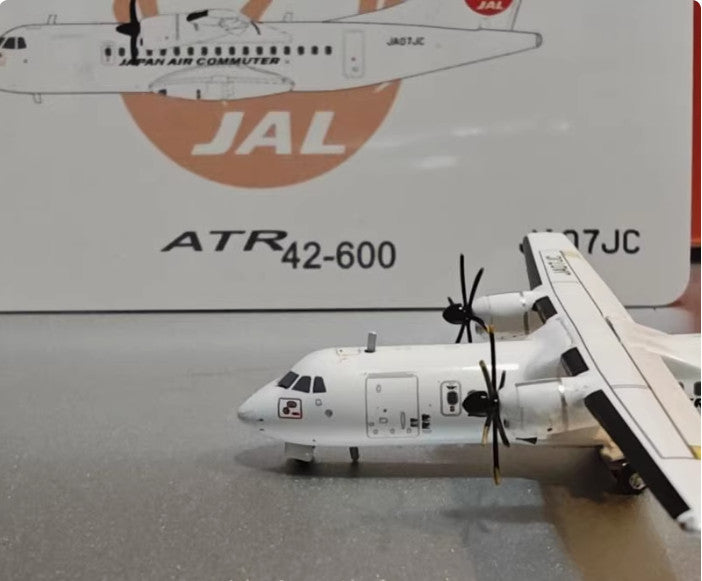 1:400 JC Wings Japan Air Commuter ATR 42-600 JA07JC Diecast Aircraft Model