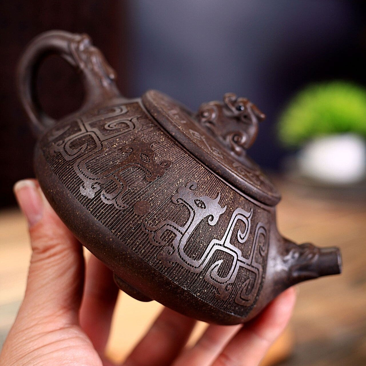 300ml China Yixing Zisha Clay Tea Pot Handmade Carved Dragon Design Shipiao Pot