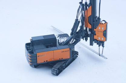 1:50 BYMO RTG RG21T Pile Drive with Hydraulic Vibrator Machine Diecast Model