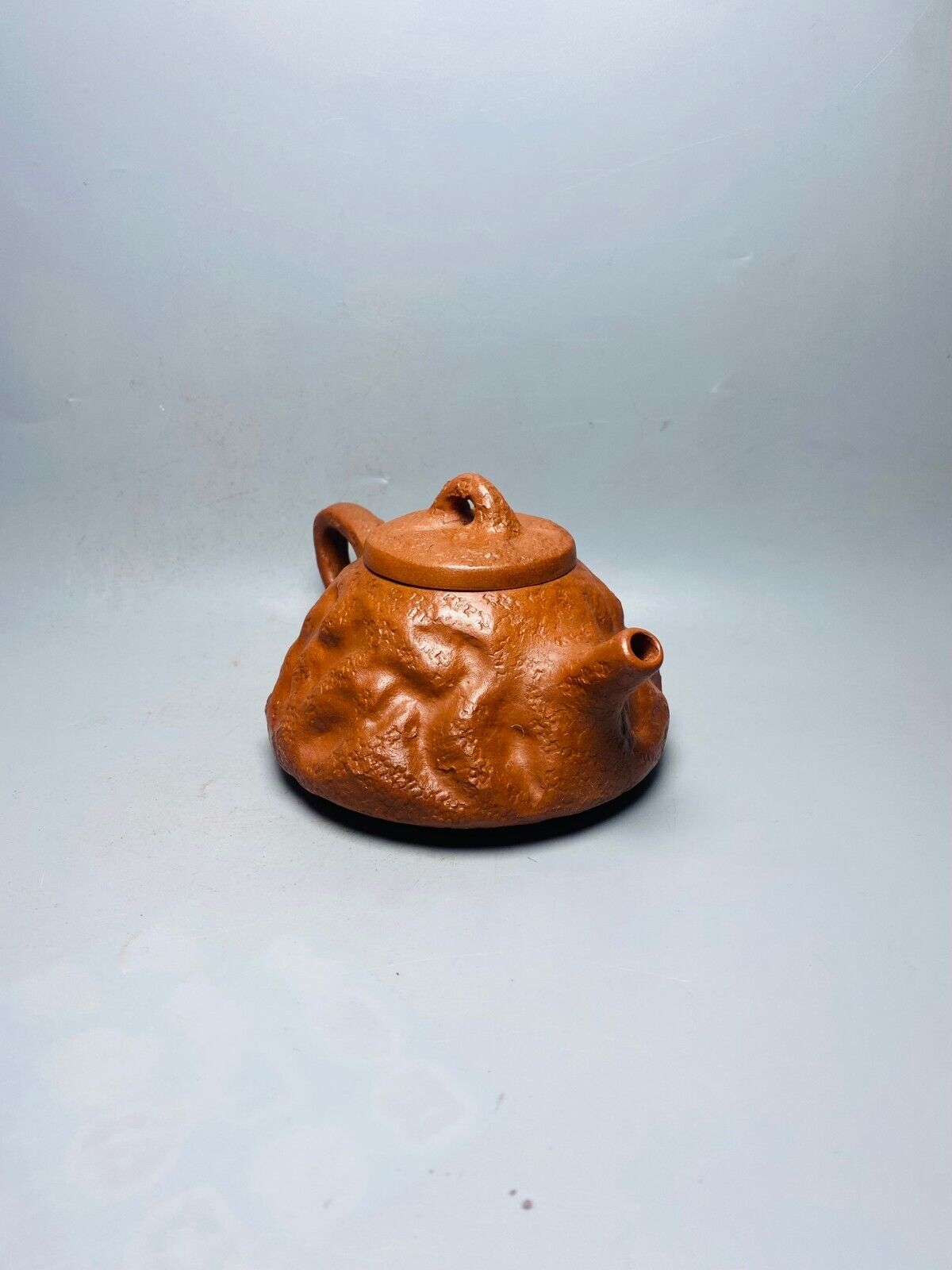 l-0Chinese Yixing Zisha Clay Handmade Exquisite Teapot （子冶石瓢供春壶 底款：吴勇军）