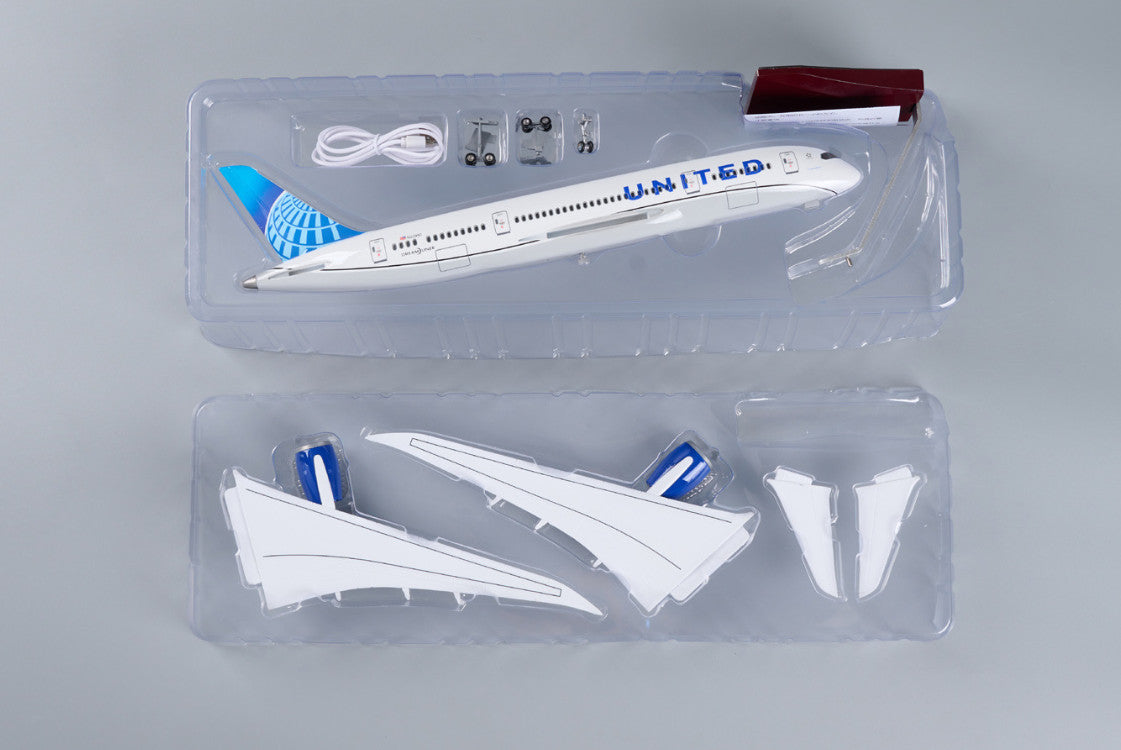 1:130 43CM UNITED BOEING 787 Plane Airplane Led Sound Light Resin Aircraft Model