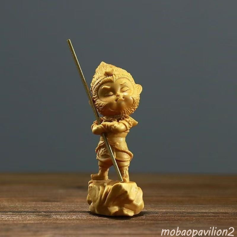 Chinese Arborvitae Wood Carving Sun Wukong Monkey King Decoration
