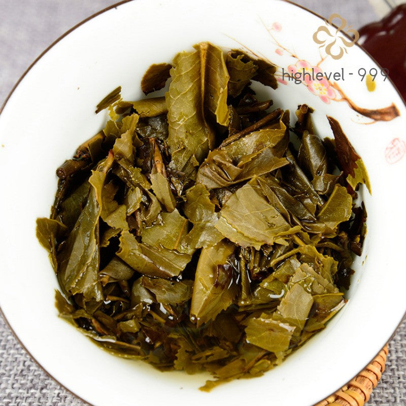 357g Raw Pu'er Yunnan Century Old Tree Golden Leaf Raw Compressed Tea Cake
