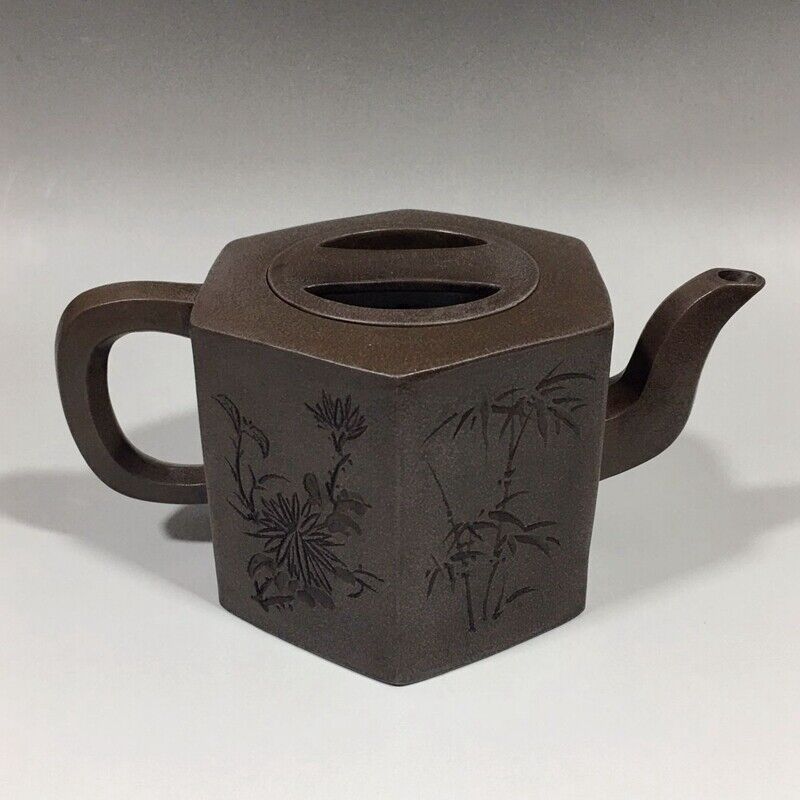 Chinese Yixing Zisha Clay Handmade Exquisite Teapot （牛盖紫砂壶 底款：铁画轩店）