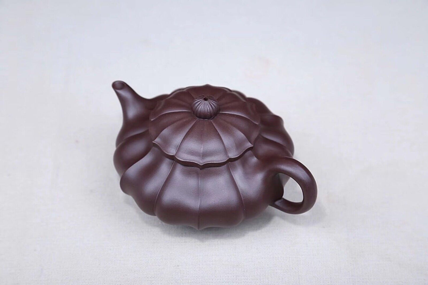 320cc Handmade Purple Sand Purple Clay Teapot HeLing Hu Teapot in Yixing, China-