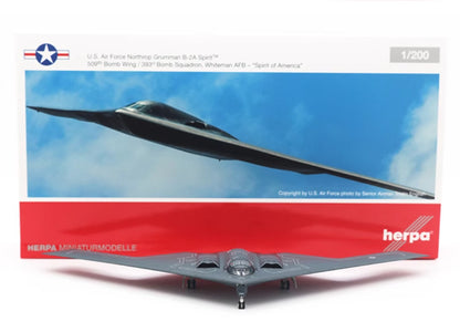 1:200 Herpa USAF Nothrop Grumman B-2A Spirit of America Bomber Diecast Model