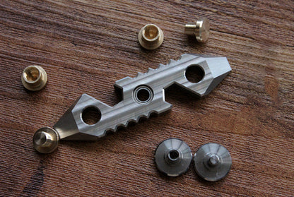 New Titanium+Brass Hand Twisting Spinning Top Gyro Gyroscope Spinner Gyro Toy