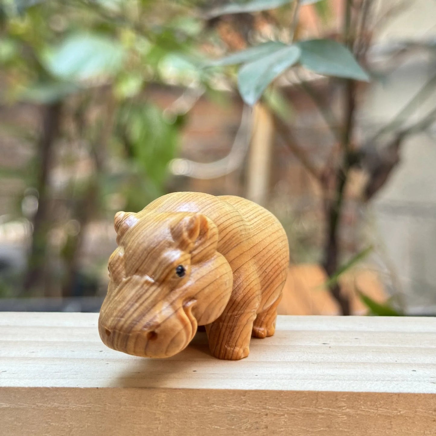Solid Wood Carved Small Hippopotamus Tabletop Ornament Wooden Animal Crafts