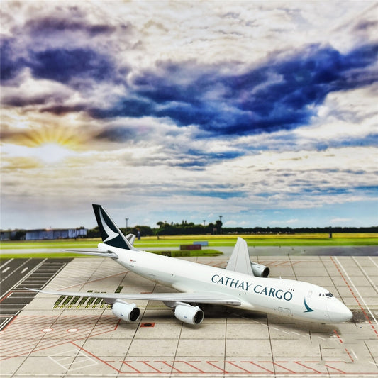 1:400 JC Wings Cathay Pacific Boeing 747-8 Passenger Airplane Diecast Model