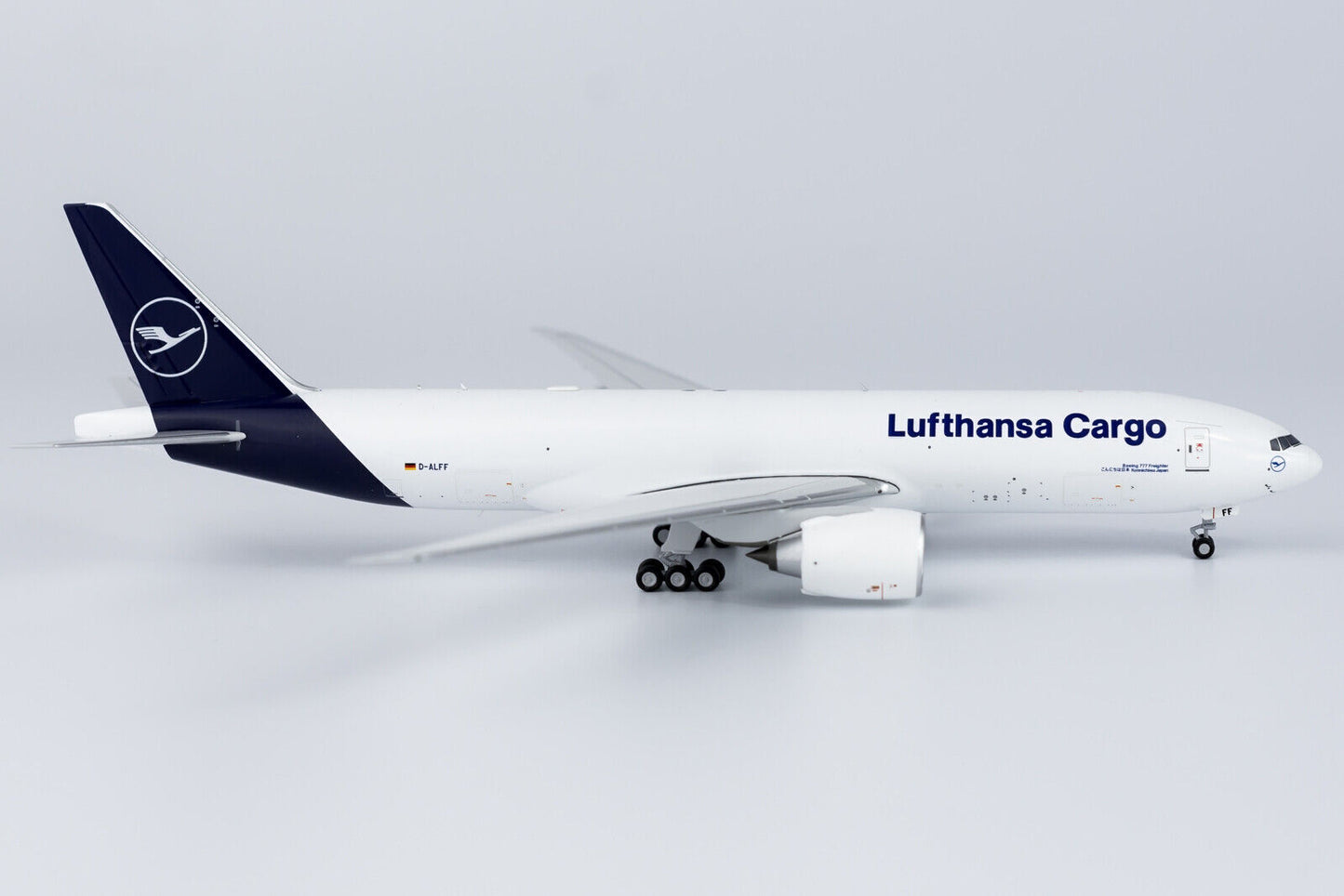 1:400 NG Model Lufthansa Cargo BOEING 777F Airplane Diecast Aircraft Plane Model