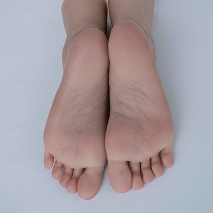 A Pair Feet Big Female Model Vein Tasting Version Platinum Silicone Adult Model