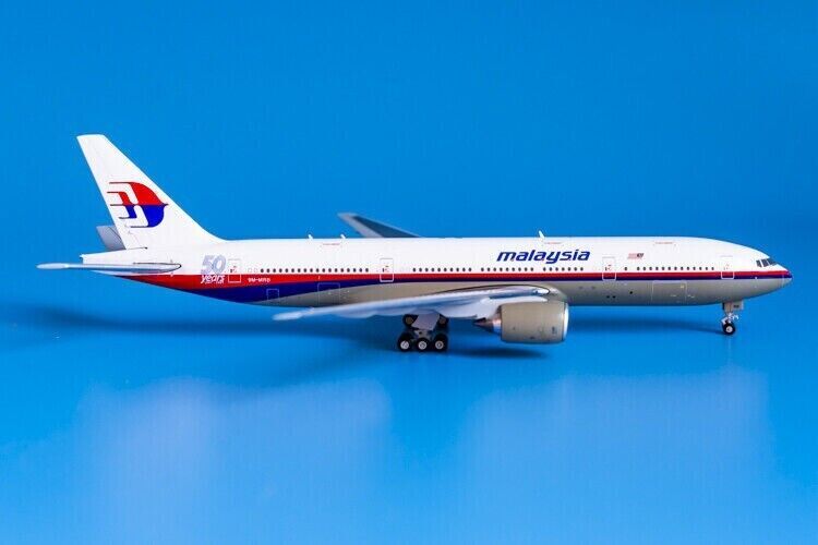 1:400 JC Wings Malaysia Airlines BOEING 777-200 Passenger Airplane Diecast Model