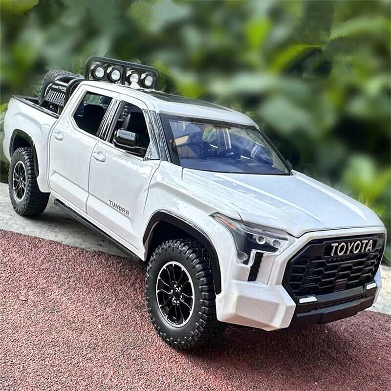 1:22 Toyota Tundra Diecast Model Car Pickup Vehicle Toy Sound Light Collection