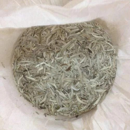 Chinese Fuding White Tea Silver Needle Bai Hao Yin Zhen Tea Cake 300g Big Leaf