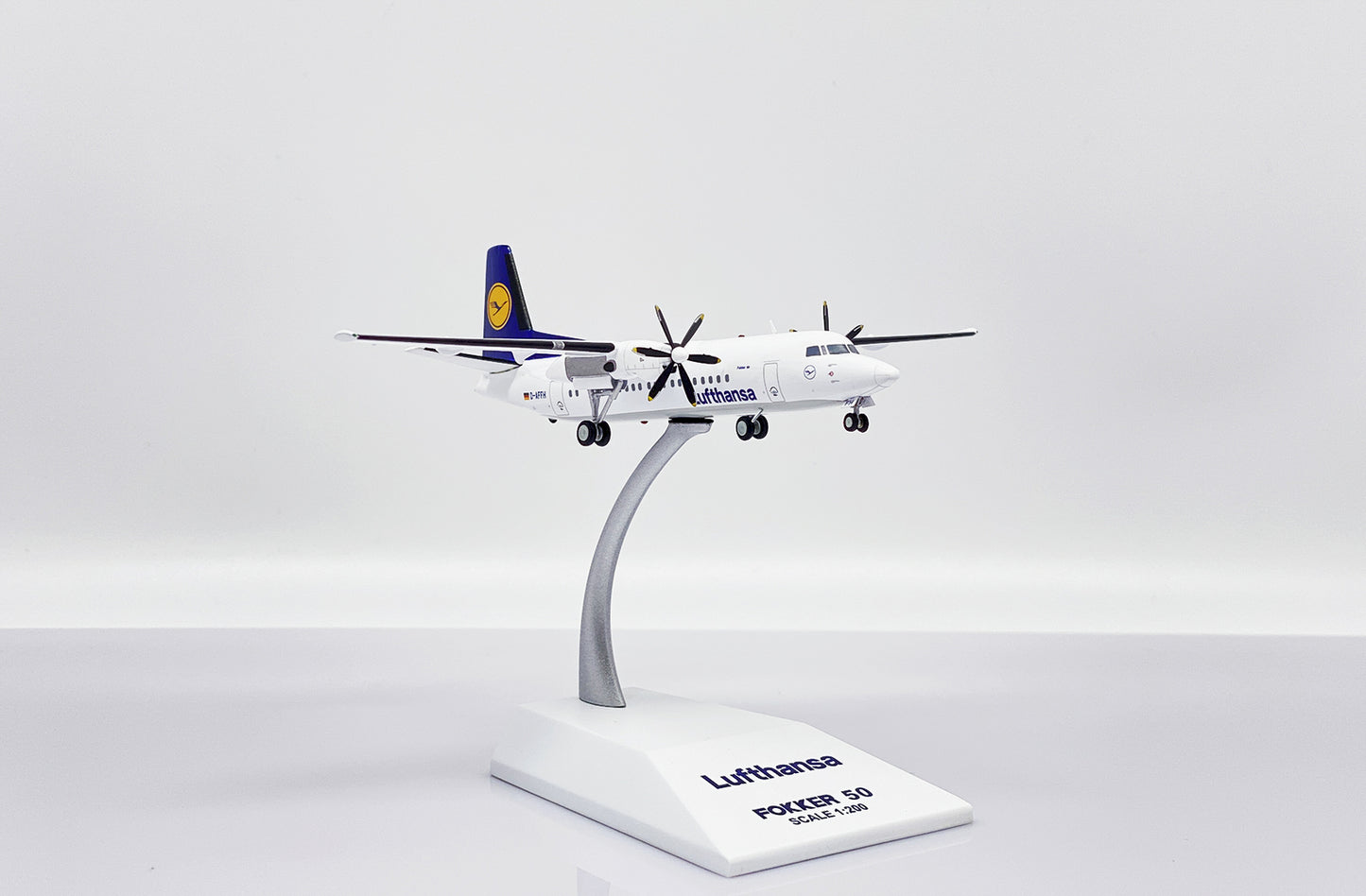 1:200 JC Wings Lufthansa FOKKER 50 Passenger Aircraft Diecast Airplane Model