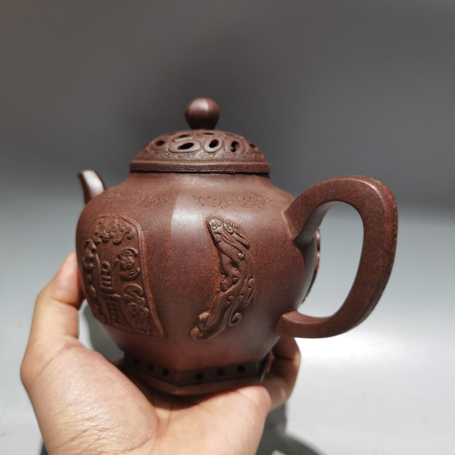 Chinese Yixing Zisha Clay Handmade Exquisite Teapot （五福临门 低款：曼晞陶艺)