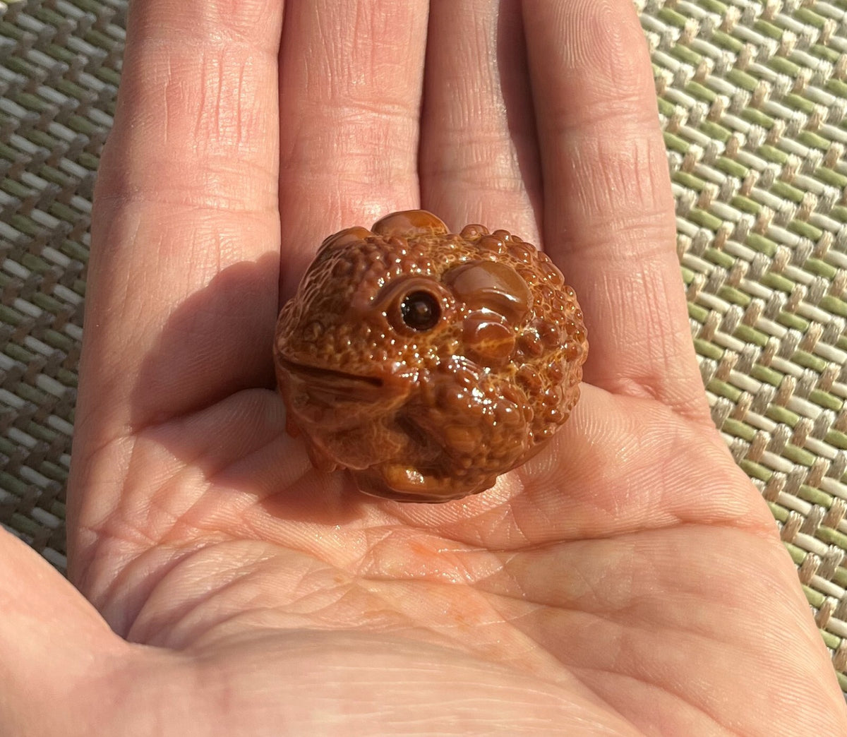 Olive Nut Hand Carved 3 Legged Toad Statue Pendant Chain Bead Decor