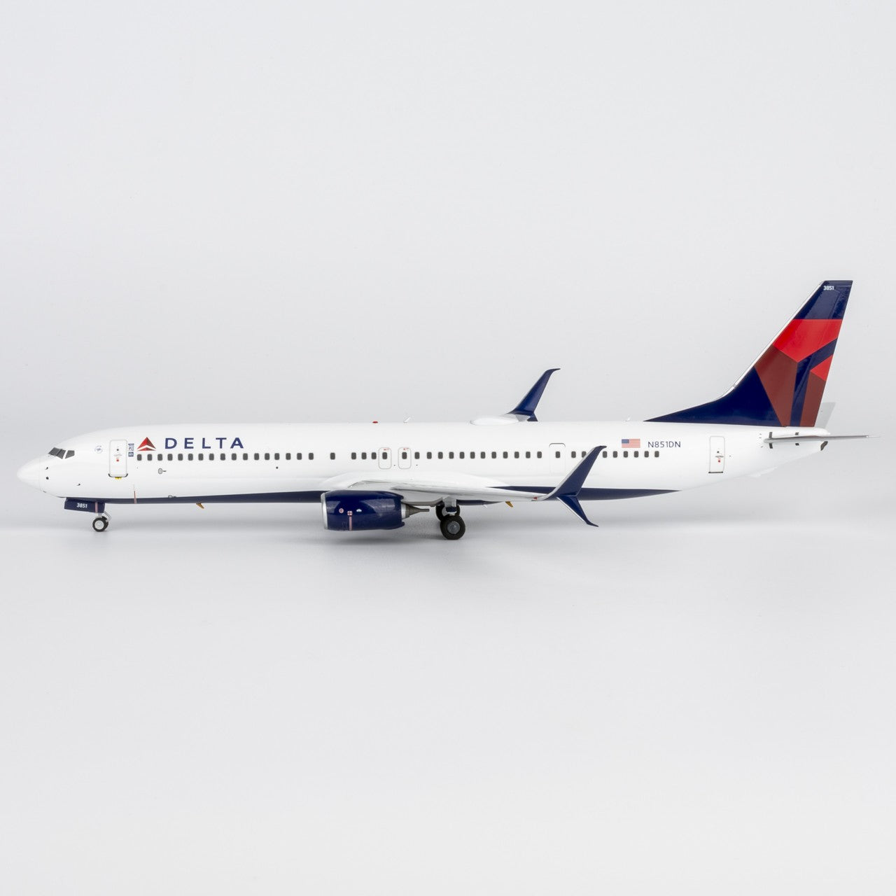 1:200 NGmodels Delta Air Lines Boeing 737-900ER Passenger Diecast Airplane Model