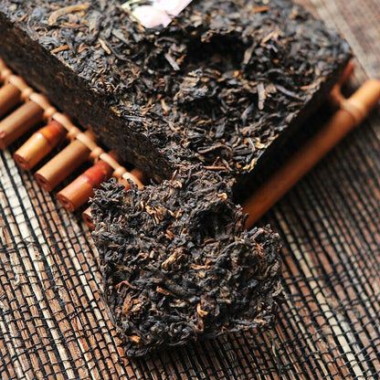250g Pu-erh Brick Tea Ripe Ecology Puer Tea Yunnan Menghai 7562 TAETEA Dayi Tea