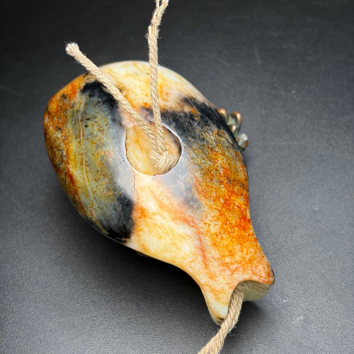 Chinese Natural Hetian Jade Hand-carved Exquisite Tortoise Shell Pendant 31161